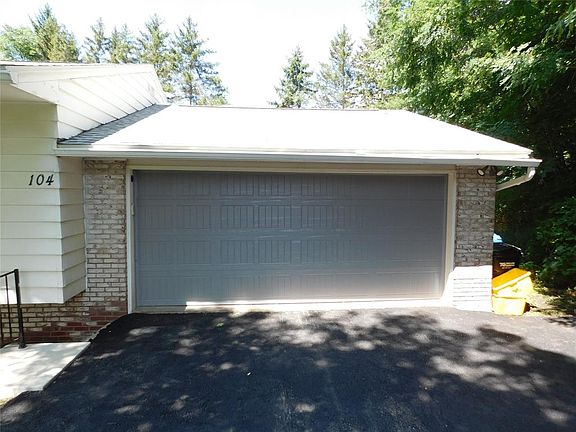 4th image of 104 Albert Ln