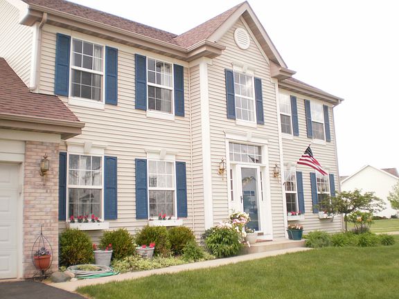 2nd image of 838 Stuyvesant Dr