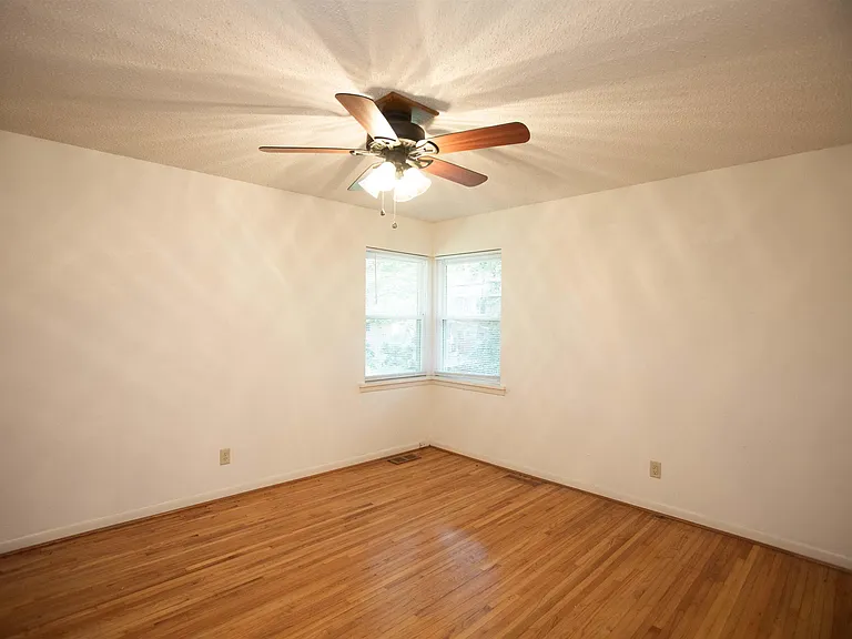 5010 Glenmere Rd — Photo 18