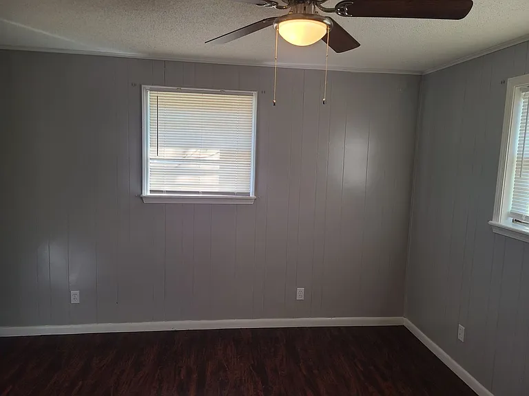 604 Ellen Dr — Photo 21