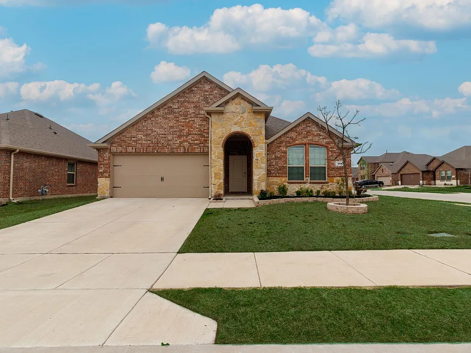 903 Feldspar Way