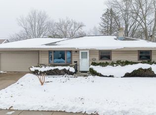 920 Armory Pl, Oshkosh, WI 54902