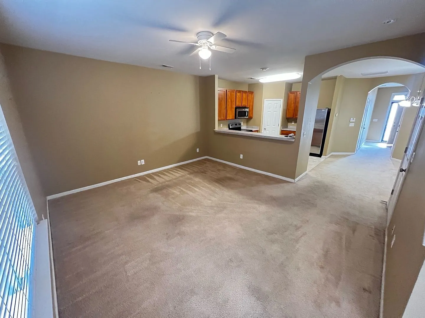 **Spacious 3-Bedroom Townhome in Berkeley Commons** — Photo 2