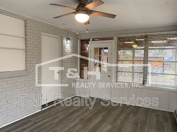 3rd image of 5626 Rosslyn Ave