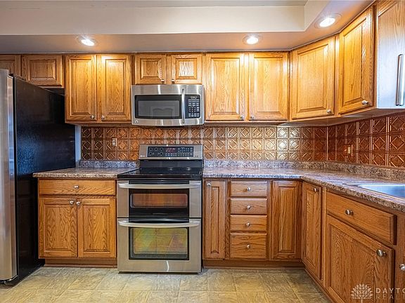 5th image of 225 Orchard Dr