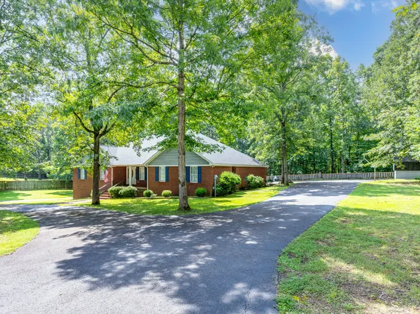 106 Parkwood Ln, Hohenwald, TN 38462