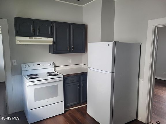 3rd image of 210 N Gilbert St