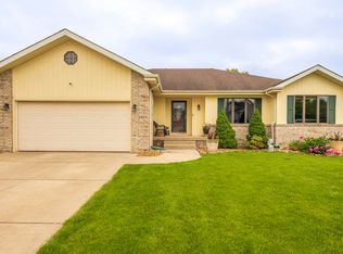 2955 Burge Dr, Crown Point, IN 46307