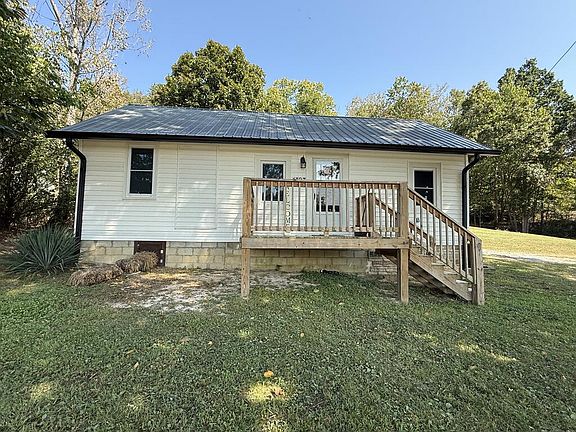 2nd image of 4397 Round Mountain Rd