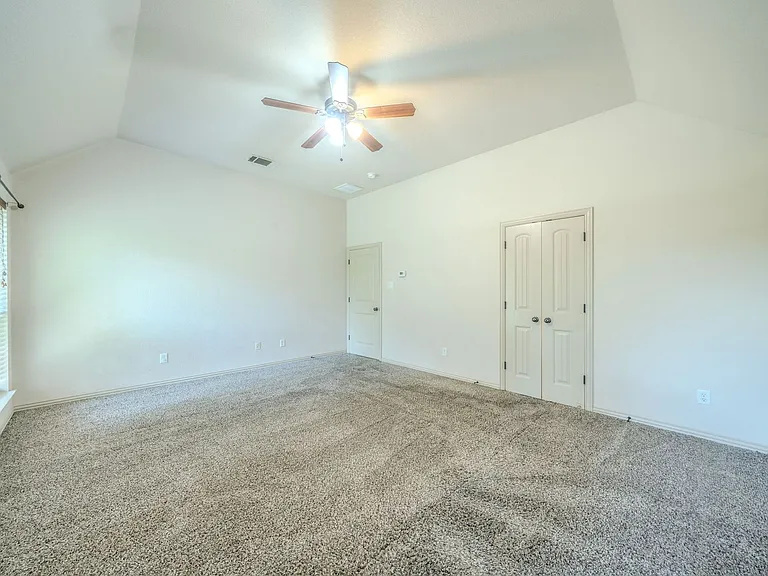109 Chateau Dr — Photo 7