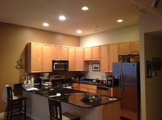 426 N Noble St APT 2, Chicago, IL 60642