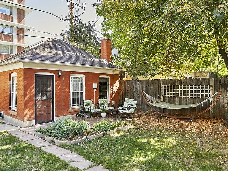 1376 N Williams St — Photo 12
