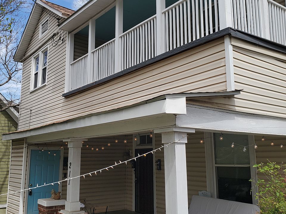 Huge upstairs outdoor front porch