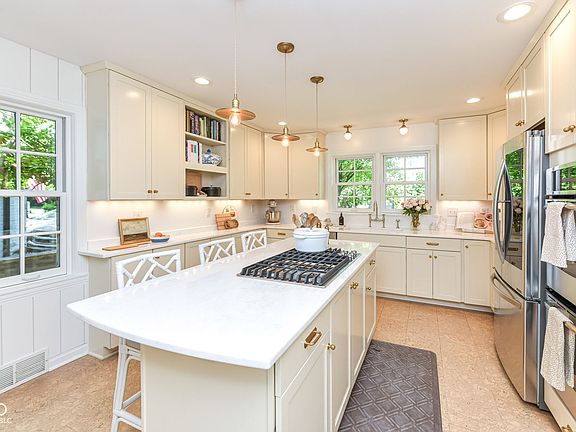 2nd image of 5939 Gladden Dr