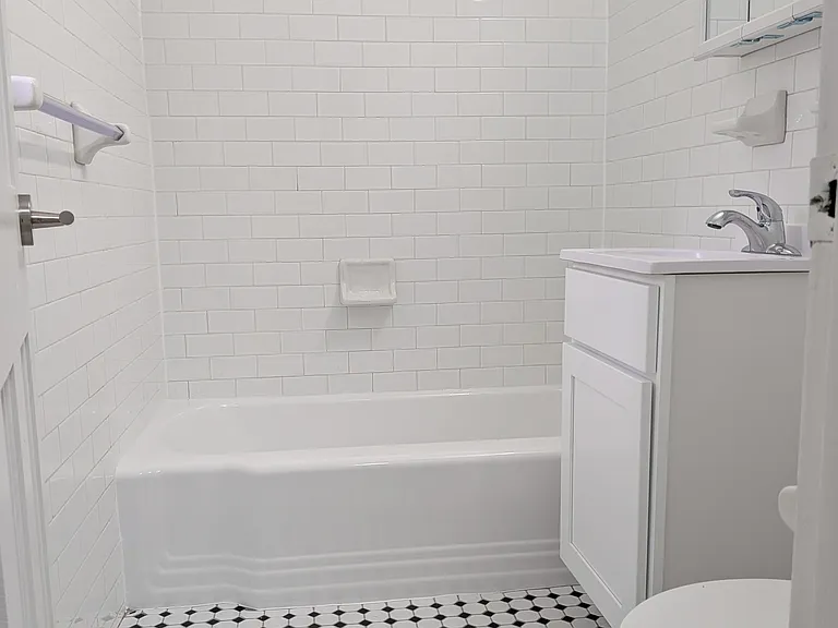 34-34 77th St #5F — Photo 3