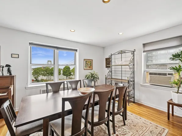 162-41 Powells Cove Boulevard image 7 of 35