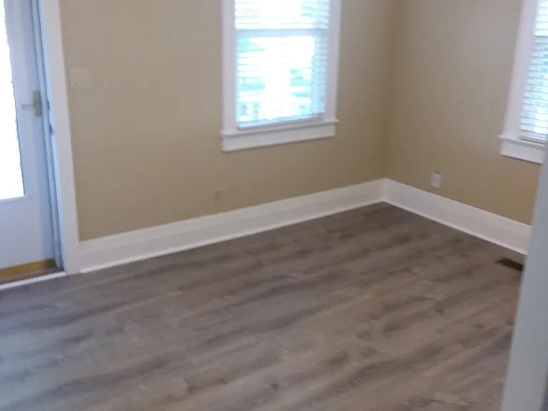 512 Belmont St — Photo 5