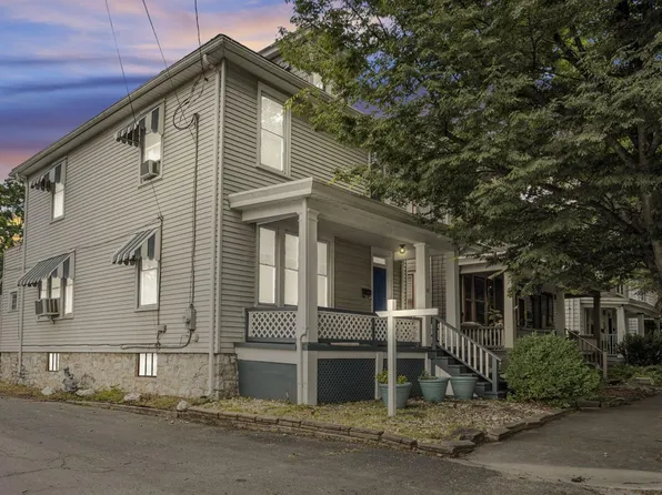 32 W Willow St, Carlisle, PA 17013