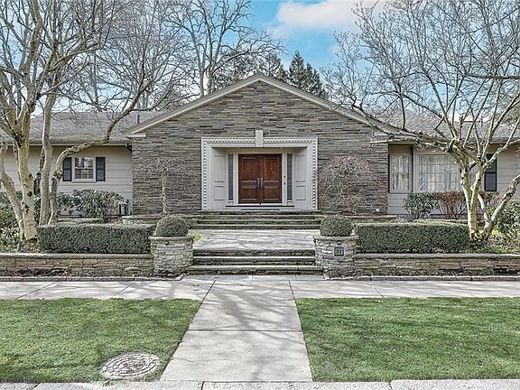 2nd image of 624 Blackstone Blvd