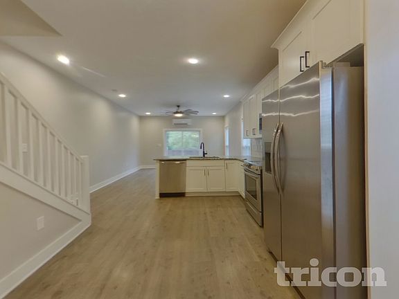 4th image of 3047 Ridge Ave