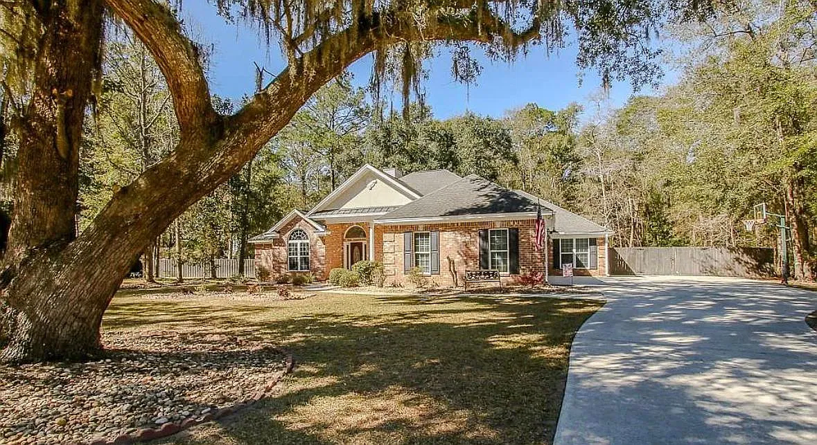 435 Lou Page Ln — Photo 1