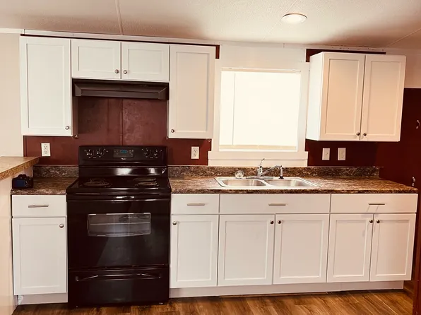 1103 9th St, Poteet, TX 78065