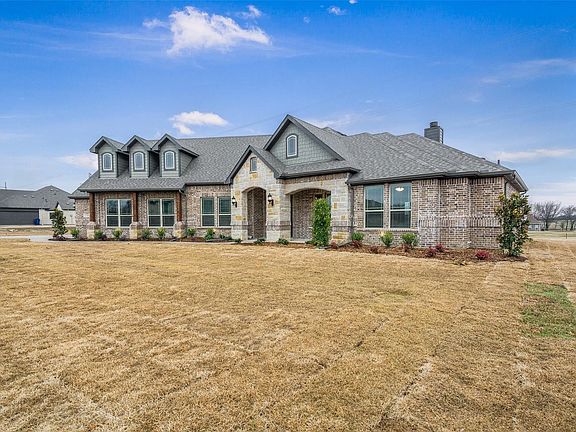 2nd image of 69 Luther Ln