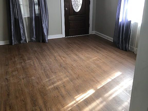 11' x 14' Living Room