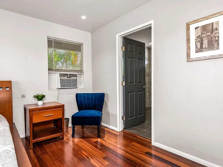 33 Hoe St — Photo 28
