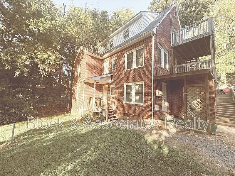 1 bed, 1.0 bath, $625 — Photo 2