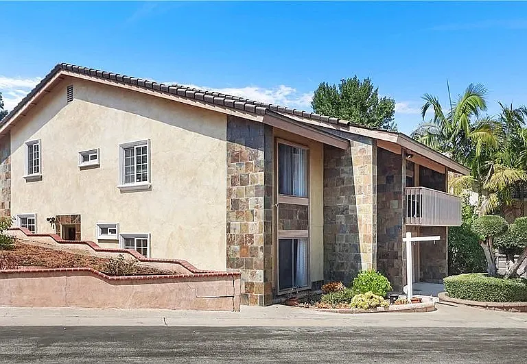 3438 Avocado Hill Way — Photo 25