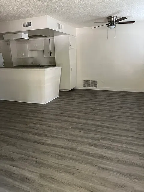 1 bed, 700 sqft, $1,300 — Photo 1