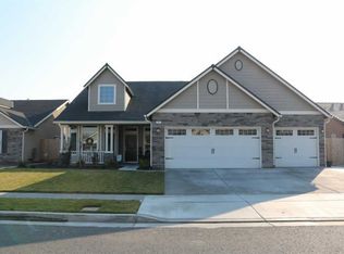 2563 Seaside Cir, Tulare, CA