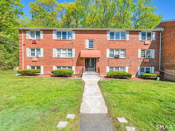 4th image of 40-44 Briarwood Lane