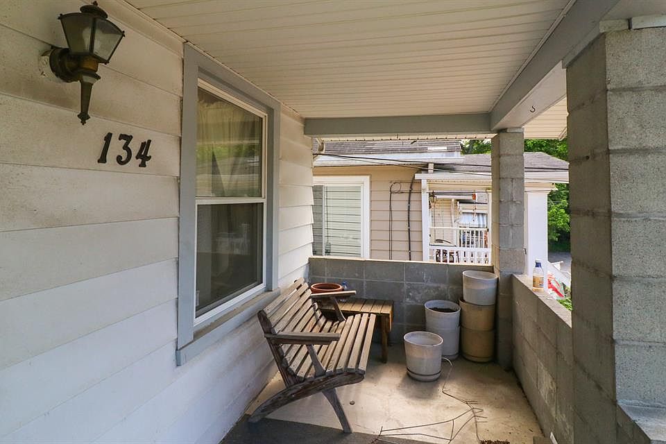 2nd image of 134 Daniels St
