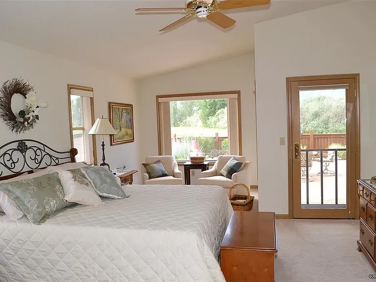 1635 Mackland Ave — Photo 6