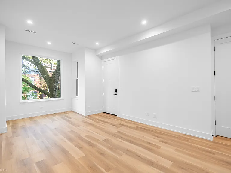 2113 N Kenmore Ave #G — Photo 20