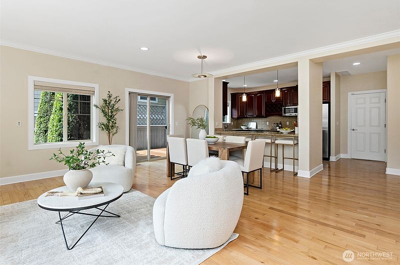 3rd image of 9541 Slater Avenue NE