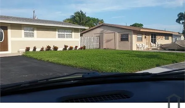 3 bed, 1250 sqft, $3,250 — Photo 2