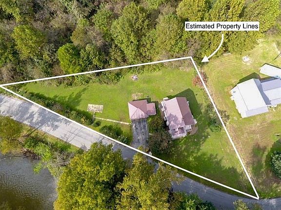 LAND HO!  PLENTY OF ROOM FOR ALL SORTS OF SUMMER ACTIVITES AND GATHERINGS!