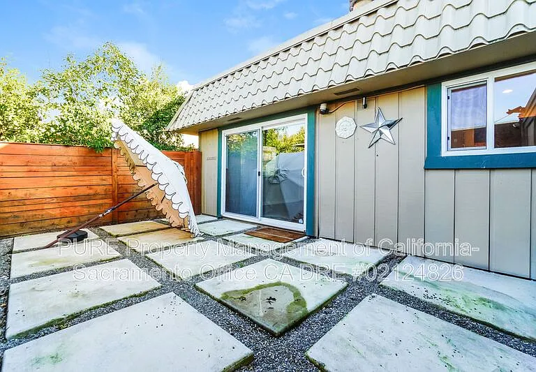 2153 Cottage Way — Photo 20