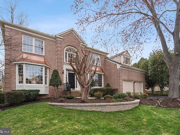 4th image of 8002 Hedgewood Ct