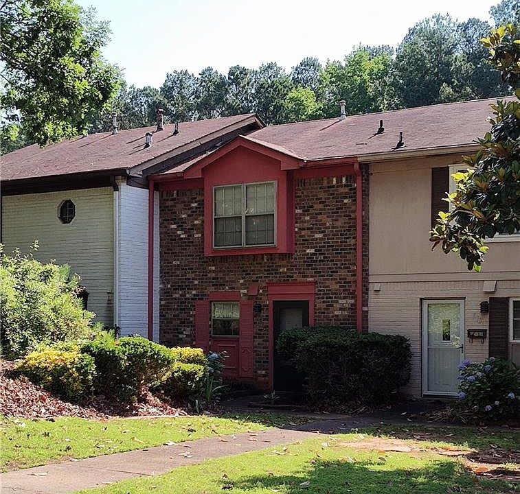 1st image of 615 Garden Walk Dr