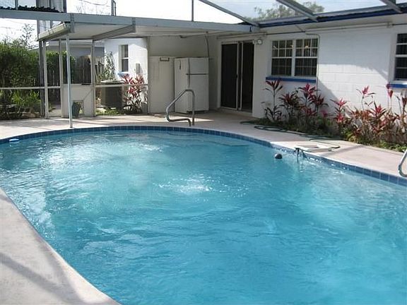 inground screened pool