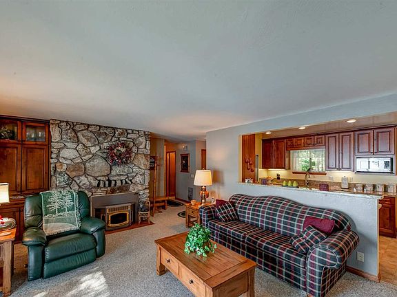 3rd image of 572 Peninsula Dr