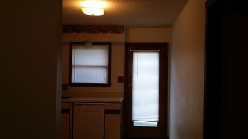 4th image of 2512 Southridge Dr APT A