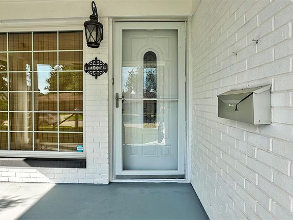 5th image of 2408 NW 52nd St