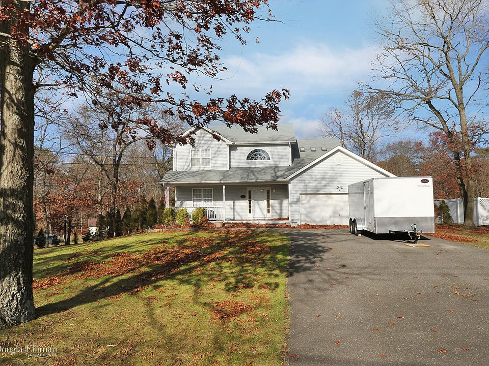 1st image of 331 Peconic Ave