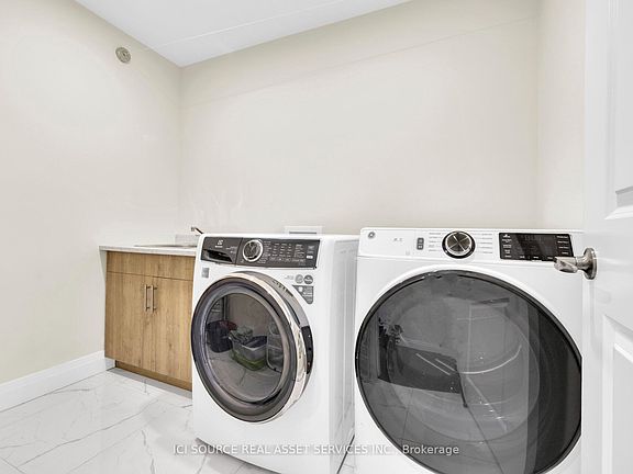 5th image of 155 Whelan Dr