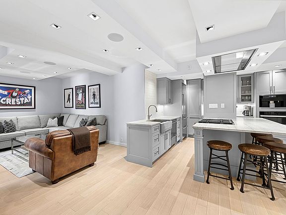 3rd image of 106 Central Park S APT 14B